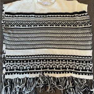 BCBGeneration Poncho One Size
